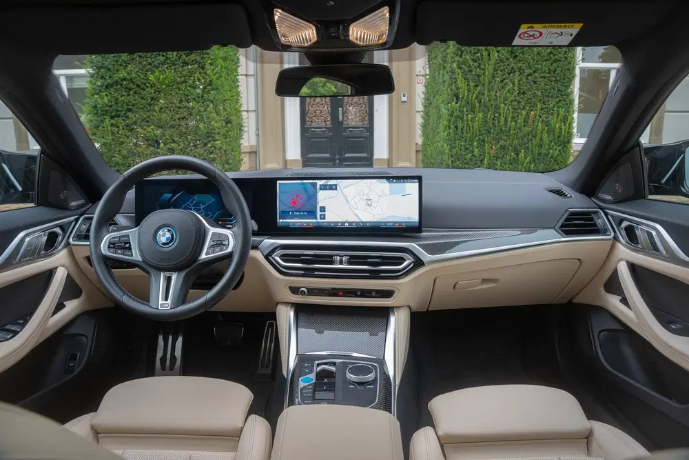 BMW i4 M50 High Executive 84 kWh PANO uit 2024, foto 3