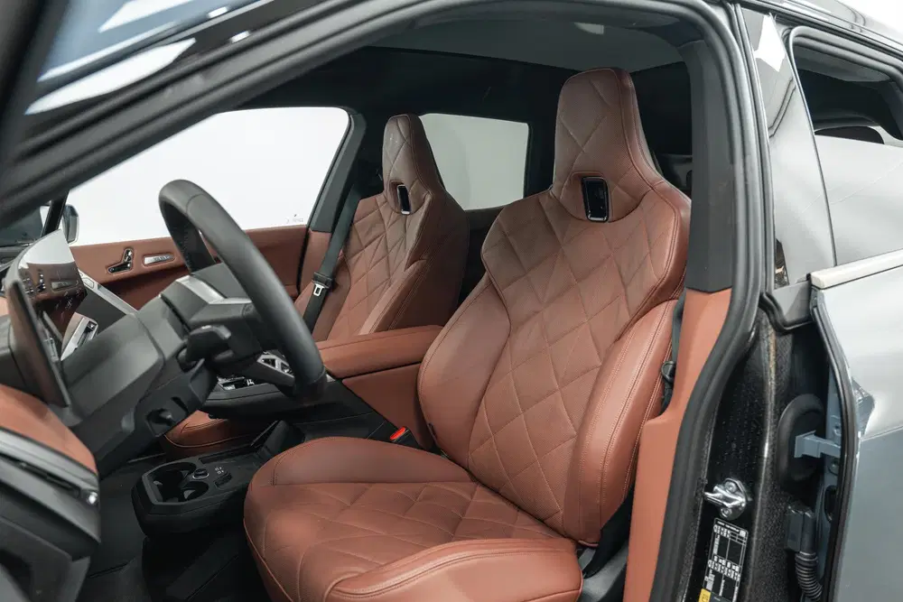 BMW iX xDrive60 M Sport uit 2025, foto 10