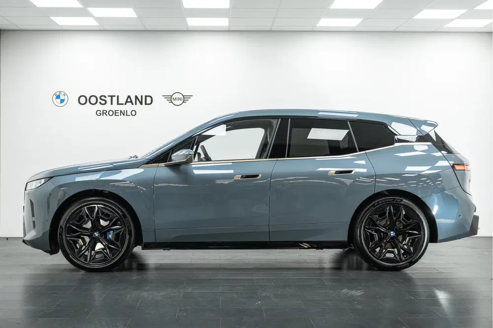 BMW iX xDrive60 M Sport uit 2025, foto 8