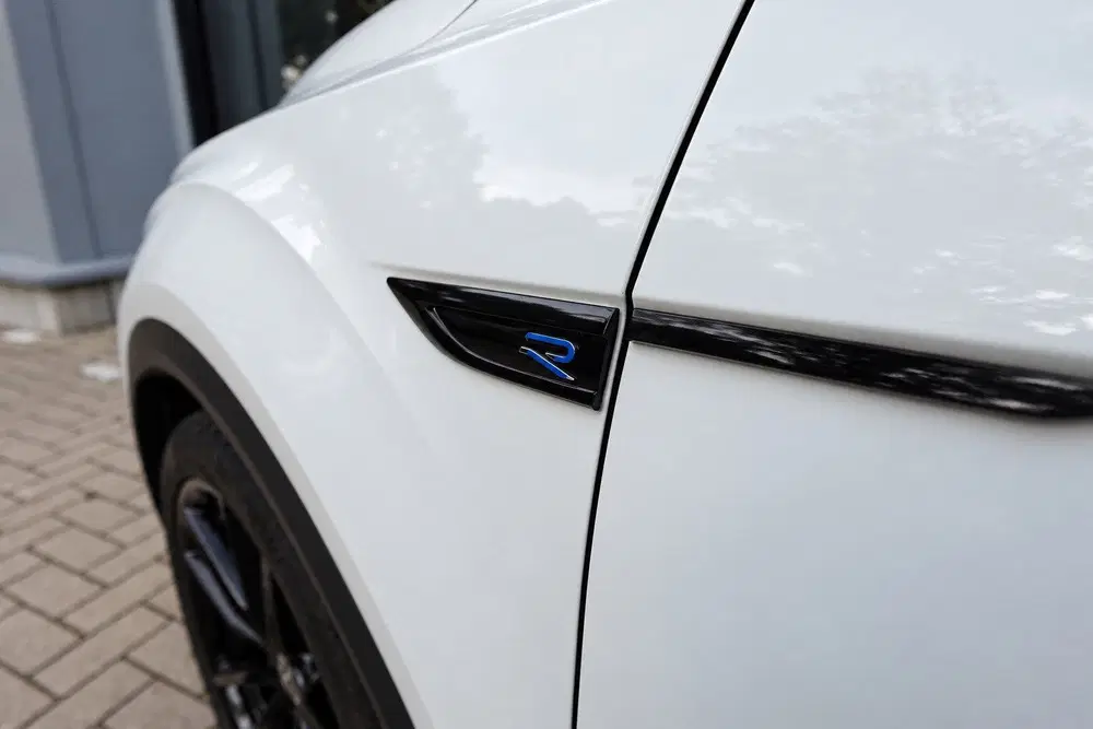 Volkswagen T-Roc 2.0 TSI 4Motion R AKRAPOVIC PANO KEYLESS V uit 2022, foto 12