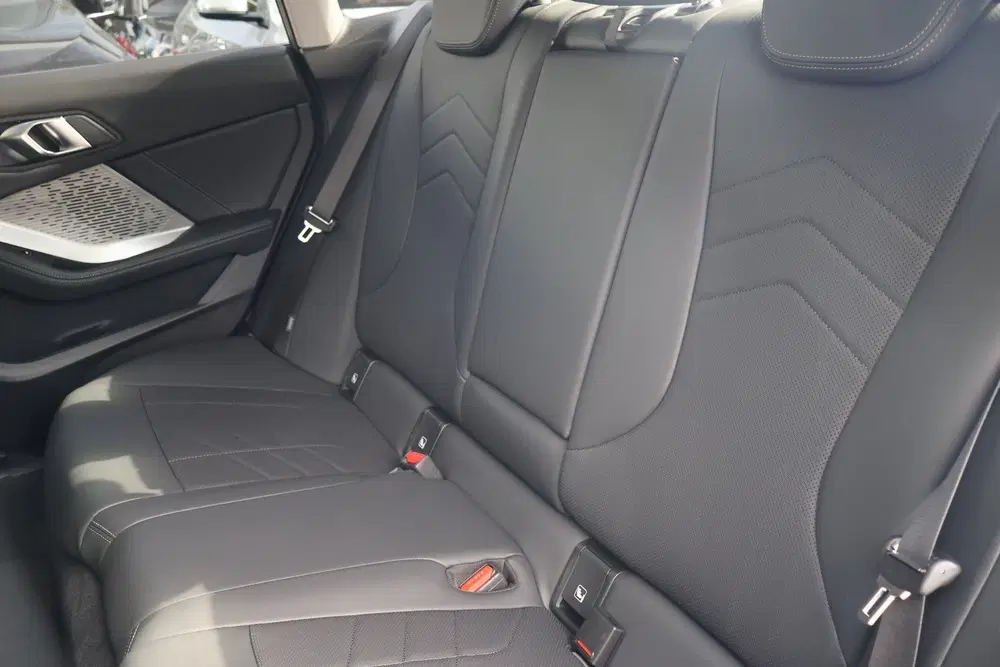 BMW 2-serie Coupé 220 M Sport Automaat uit 2025, foto 6