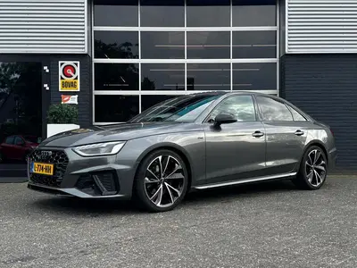 Audi A4 35 TFSI S-line Competition Automaat uit 2021