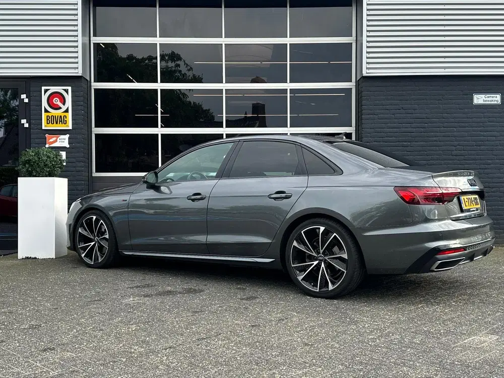 Audi A4 35 TFSI S-line Competition Automaat uit 2021, foto 13