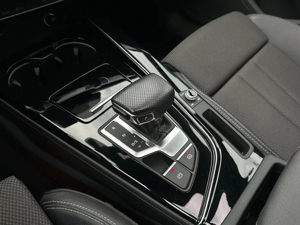 Audi A4 35 TFSI S-line Competition Automaat uit 2021, foto 14