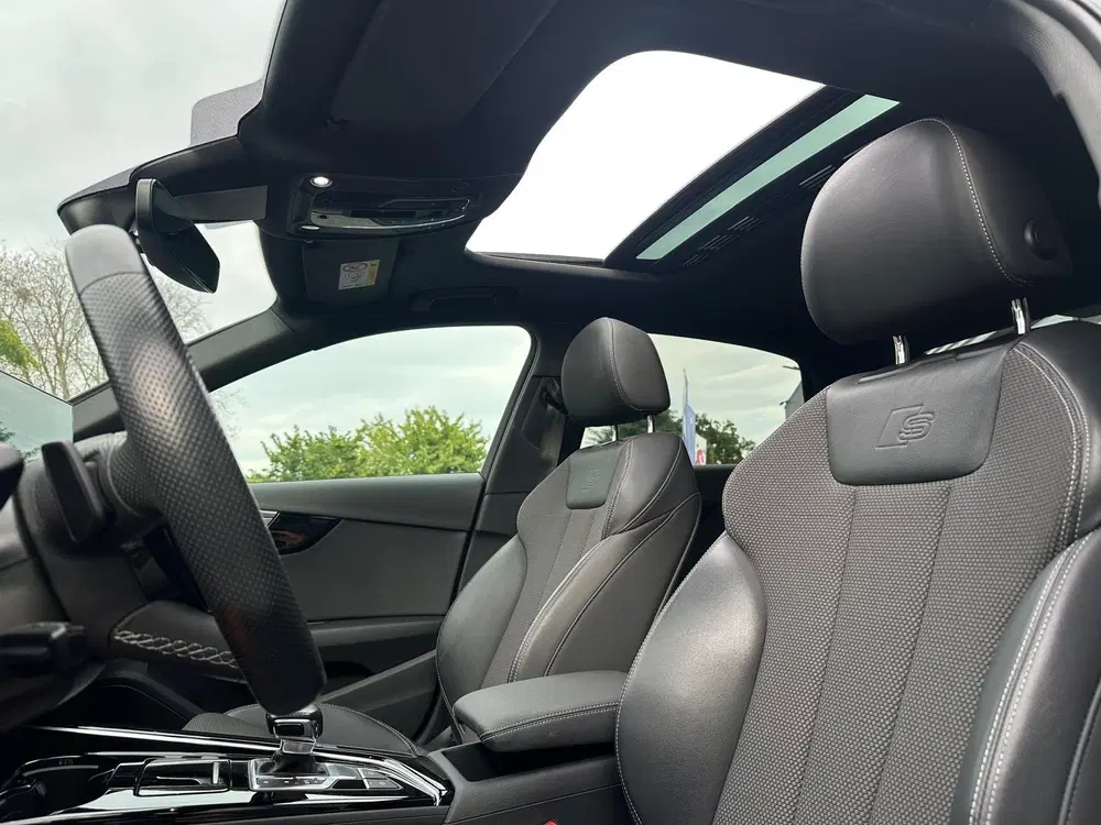 Audi A4 35 TFSI S-line Competition Automaat uit 2021, foto 8
