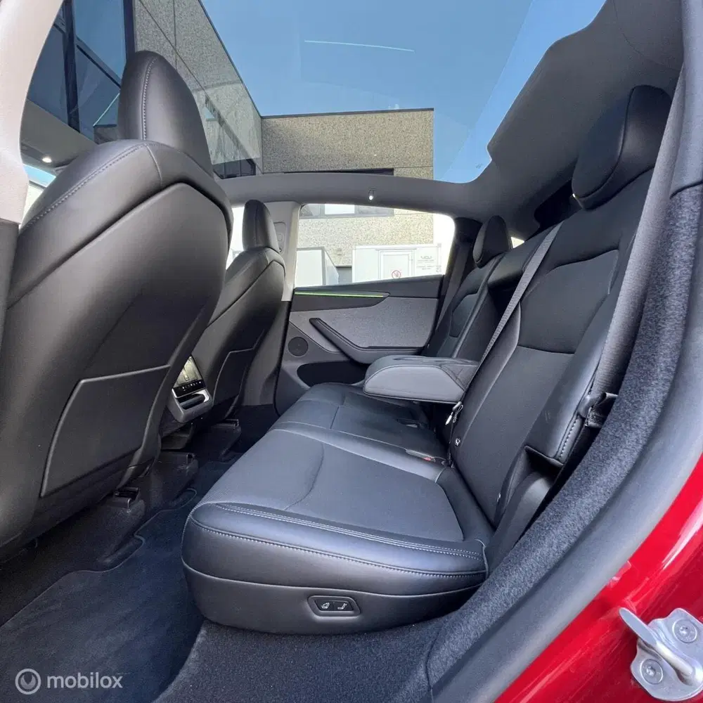 Tesla Model Y Juniper LFP PREMIUM + IAP + HW4 + SOH 98.9 uit 2025, foto 10