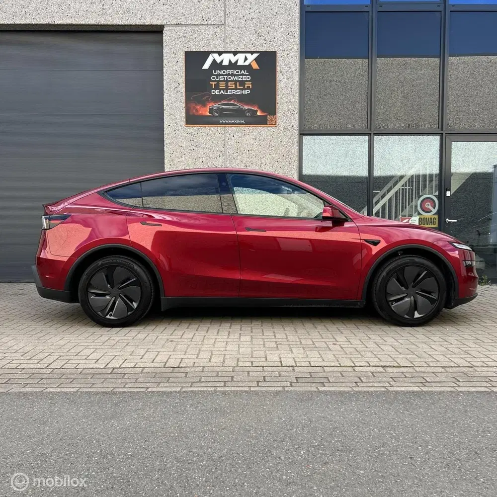 Tesla Model Y Juniper LFP PREMIUM + IAP + HW4 + SOH 98.9 uit 2025, foto 2