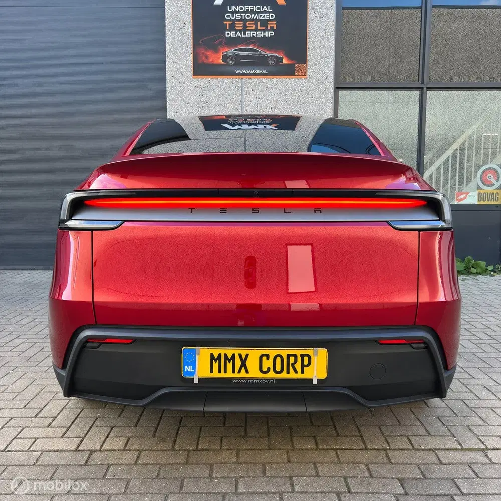 Tesla Model Y Juniper LFP PREMIUM + IAP + HW4 + SOH 98.9 uit 2025, foto 8