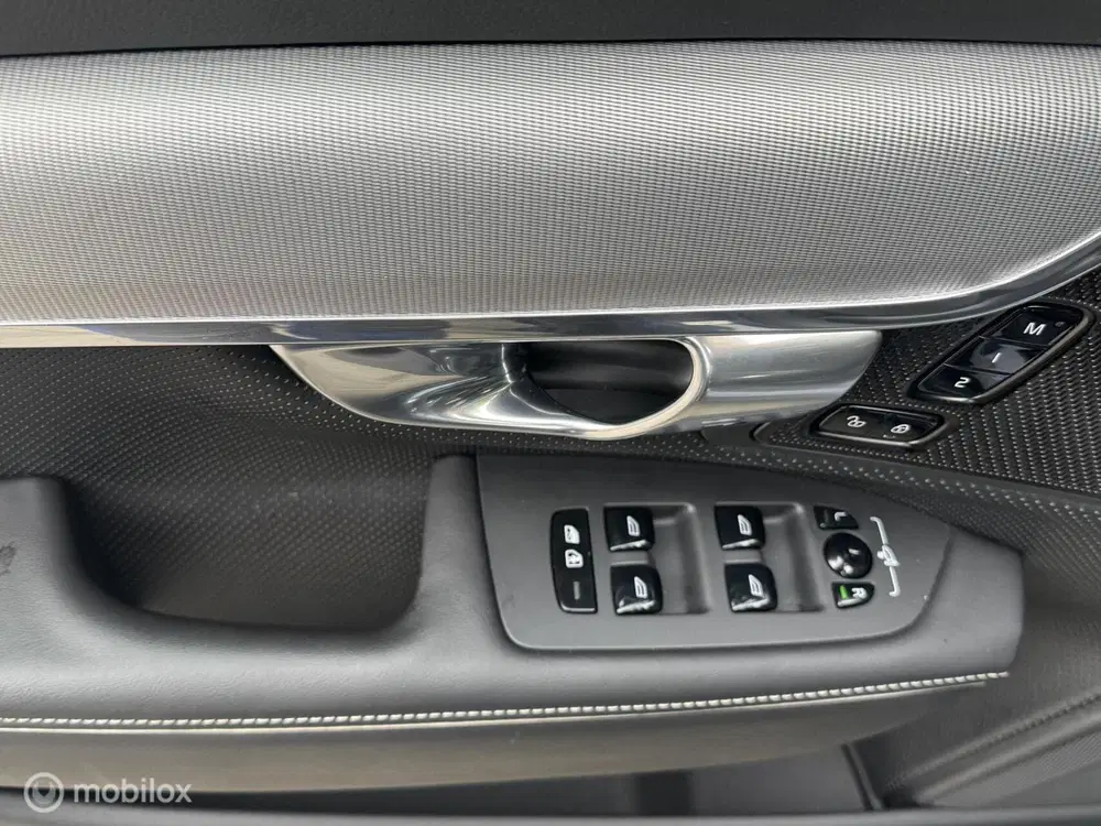 Volvo V90 2.0 T6 Plug-in hybrid AWD Plus Dark uit 2024, foto 10