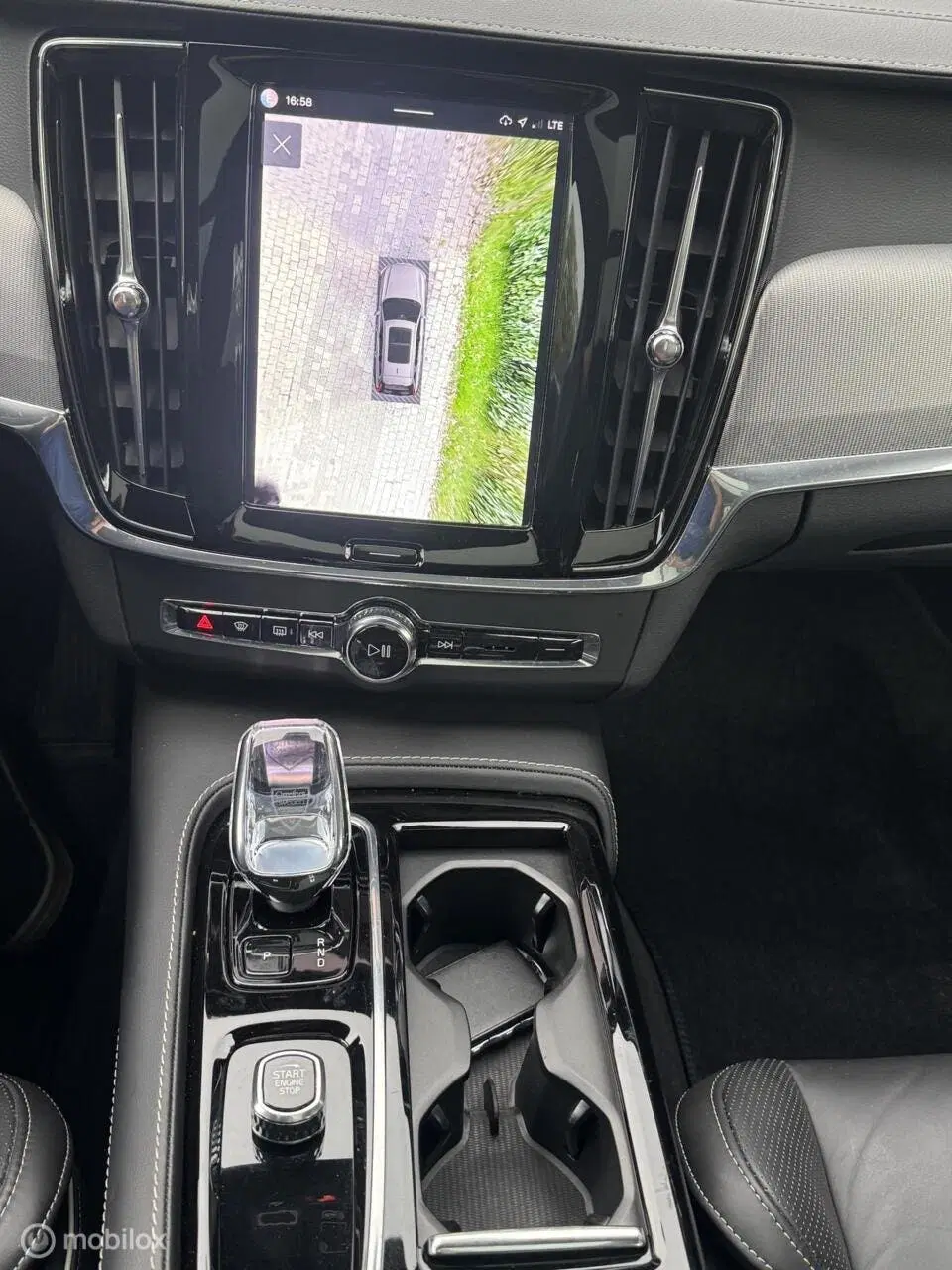 Volvo V90 2.0 T6 Plug-in hybrid AWD Plus Dark uit 2024, foto 9