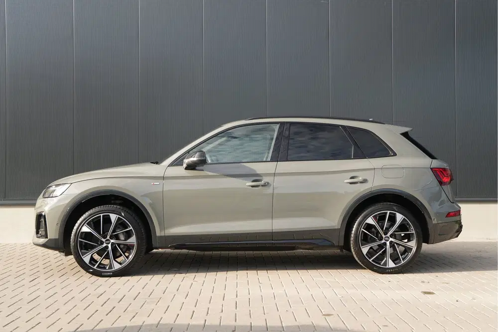 Audi Q5 55 TFSI e S Edition uit 2022, foto 14
