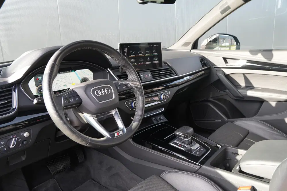 Audi Q5 55 TFSI e S Edition uit 2022, foto 2