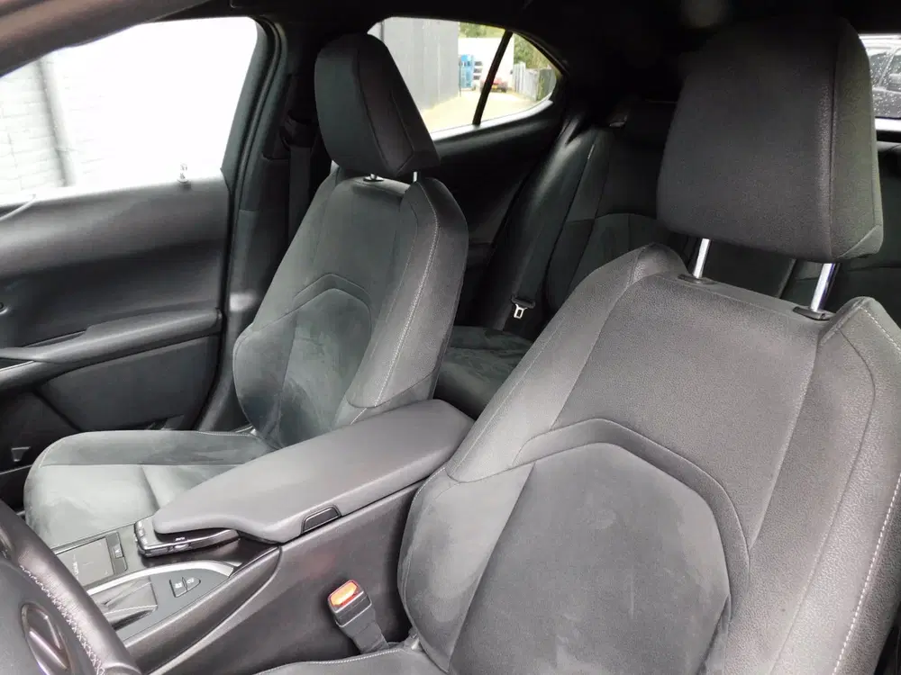 Lexus UX 250h Business Line TOPSTAAT DEALER ONDERHO uit 2020, foto 7