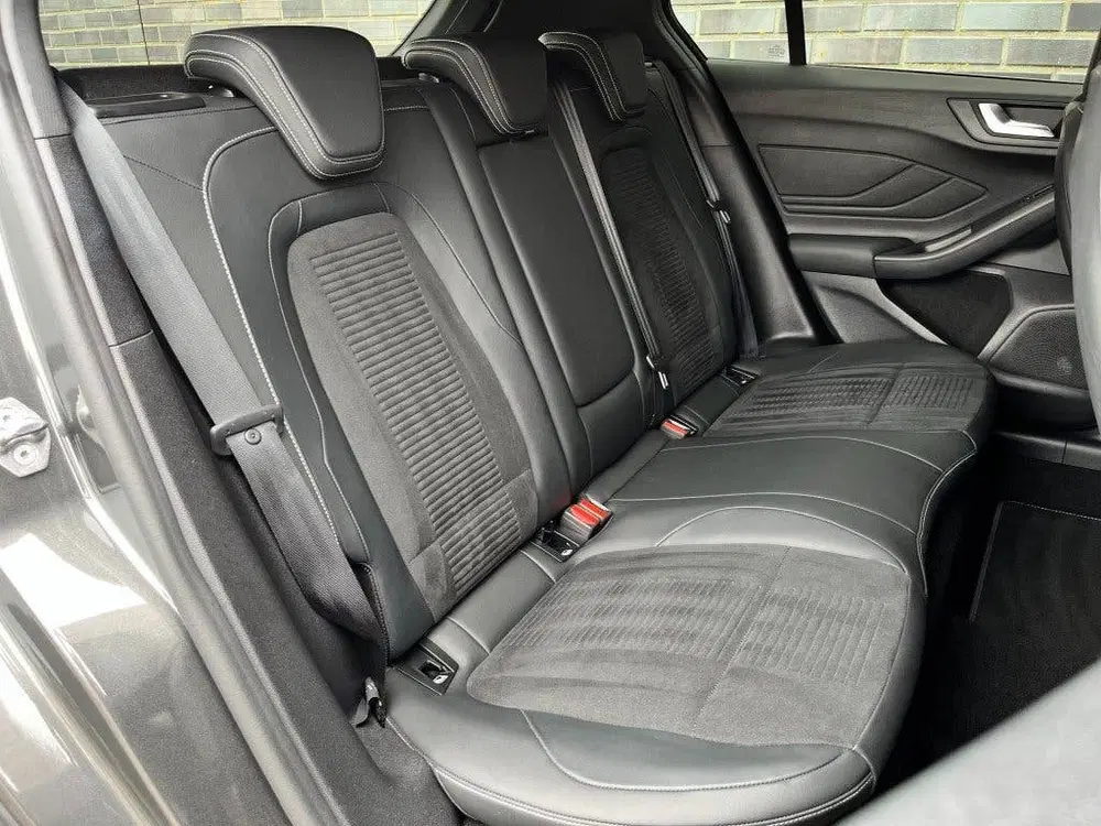 Ford Focus 2.3 ECOBOOST ST-3 AD. CRUISE uit 2019, foto 13