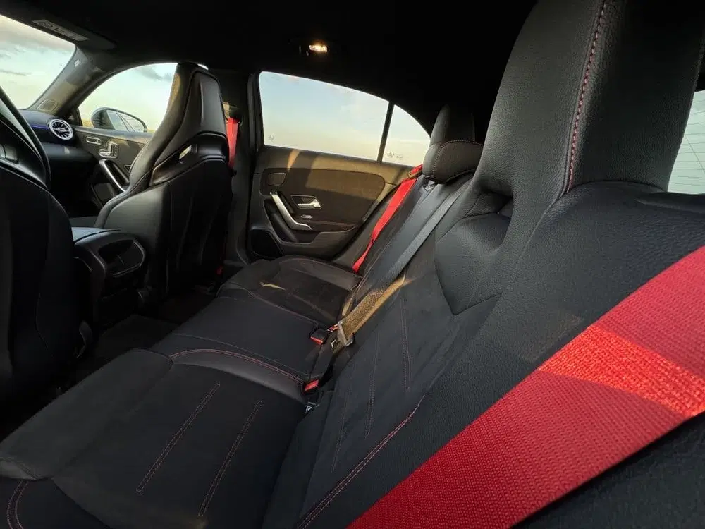 Mercedes-Benz A-Klasse AMG 35 Aero pack Sportstoel Memory 36 uit 2019, foto 13