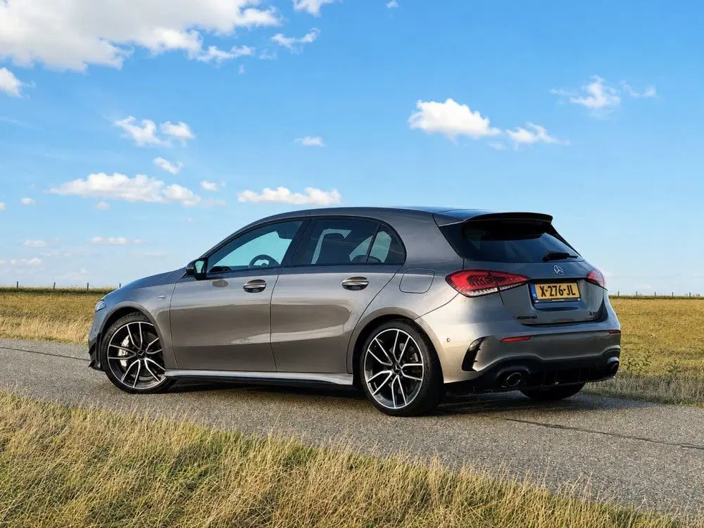 Mercedes-Benz A-Klasse AMG 35 Aero pack Sportstoel Memory 36 uit 2019, foto 2