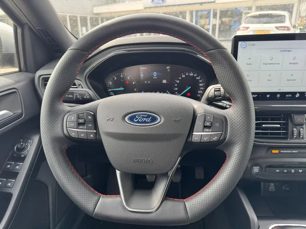 Ford Focus 1.0 EcoBoost Hybrid ST Line uit 2024, foto 13