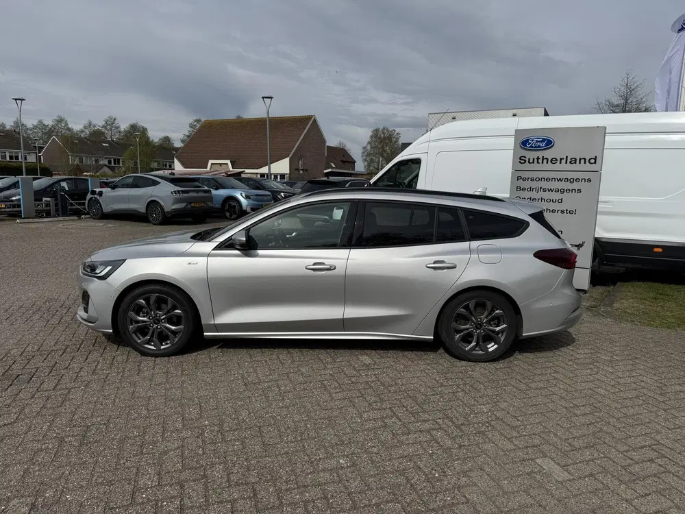 Ford Focus 1.0 EcoBoost Hybrid ST Line uit 2024, foto 4