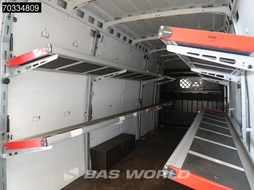 Iveco Daily Automaat 160PK L3H2 Airco Camera Parkeerse uit 2024, foto 11