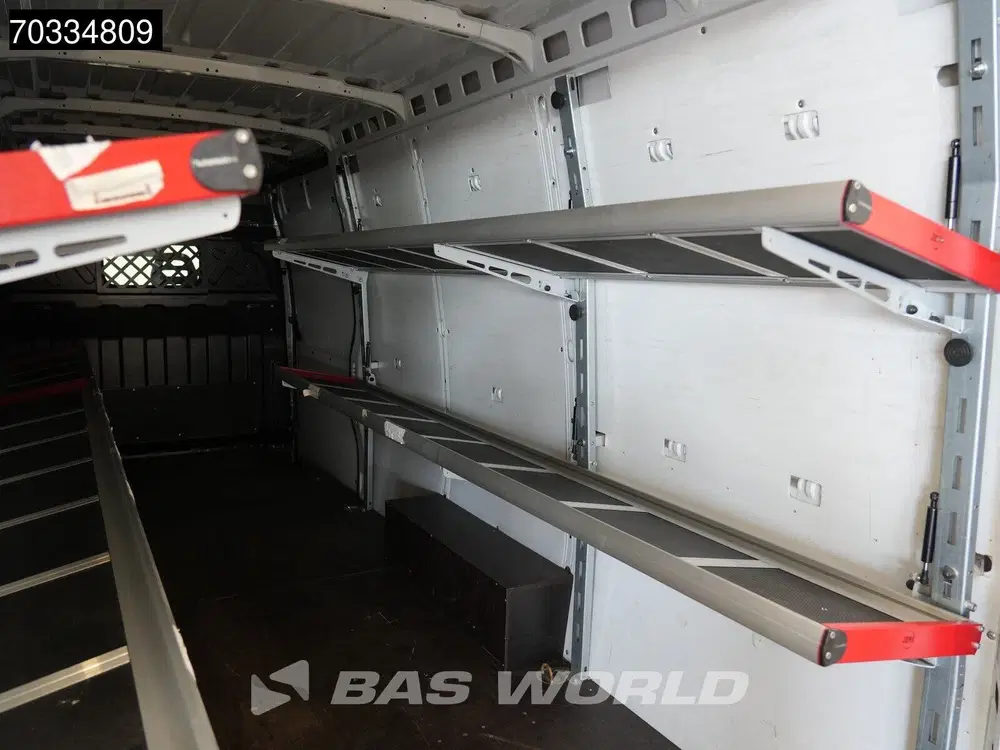 Iveco Daily Automaat 160PK L3H2 Airco Camera Parkeerse uit 2024, foto 12
