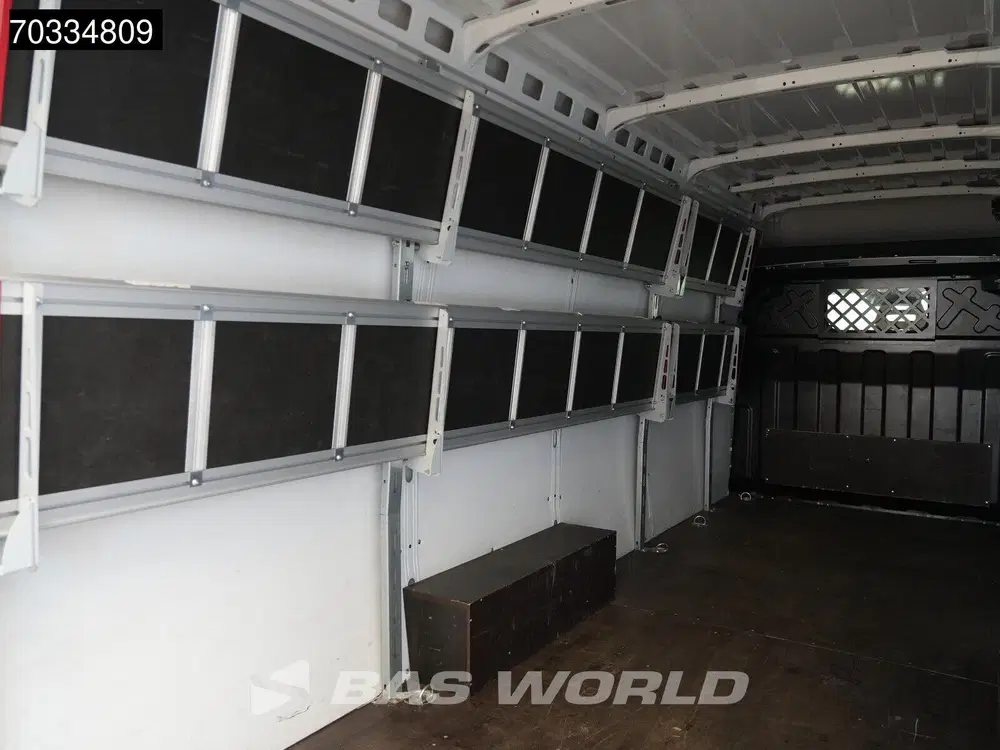 Iveco Daily Automaat 160PK L3H2 Airco Camera Parkeerse uit 2024, foto 14