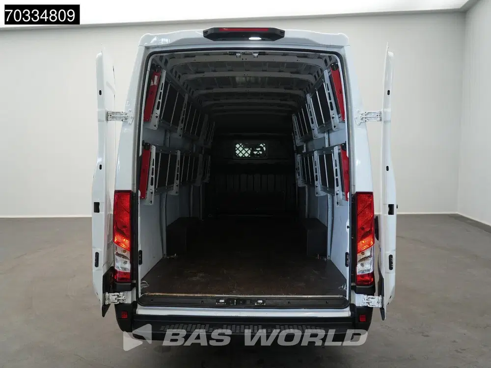 Iveco Daily Automaat 160PK L3H2 Airco Camera Parkeerse uit 2024, foto 8