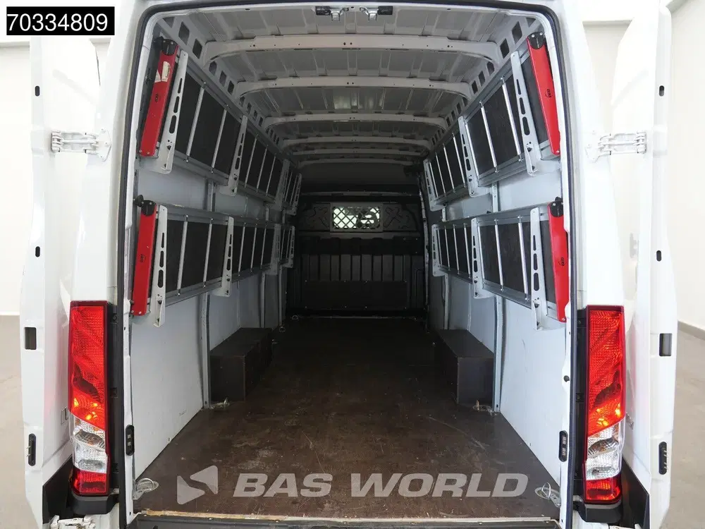 Iveco Daily Automaat 160PK L3H2 Airco Camera Parkeerse uit 2024, foto 9