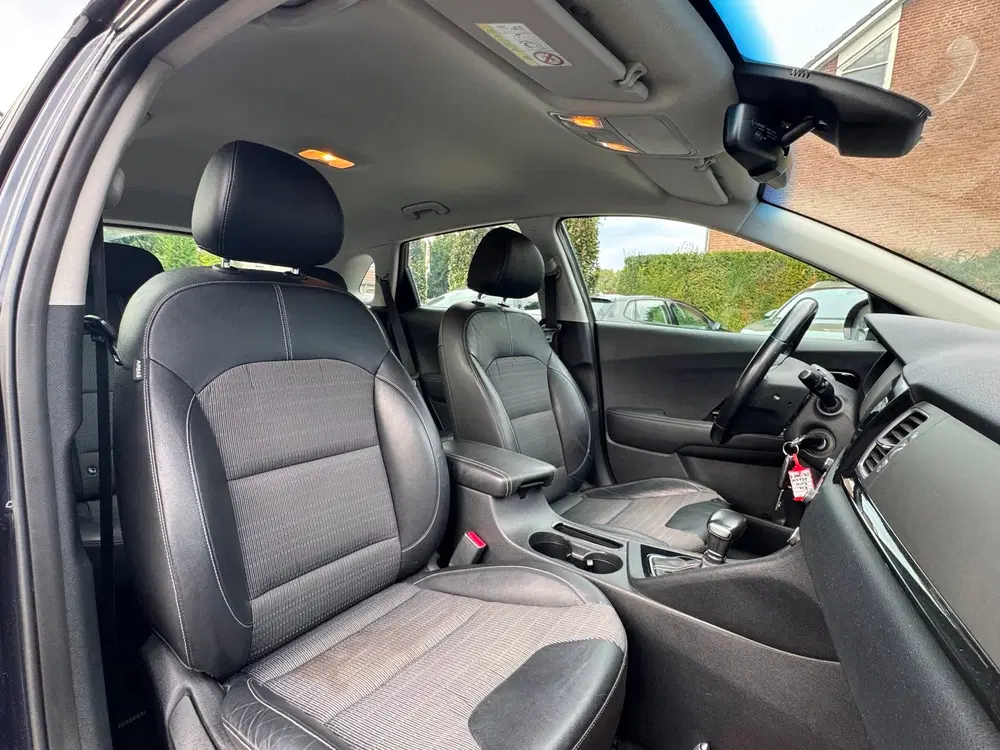 Kia Niro 1.6 GDi Hybrid DynamicLine uit 2019, foto 10