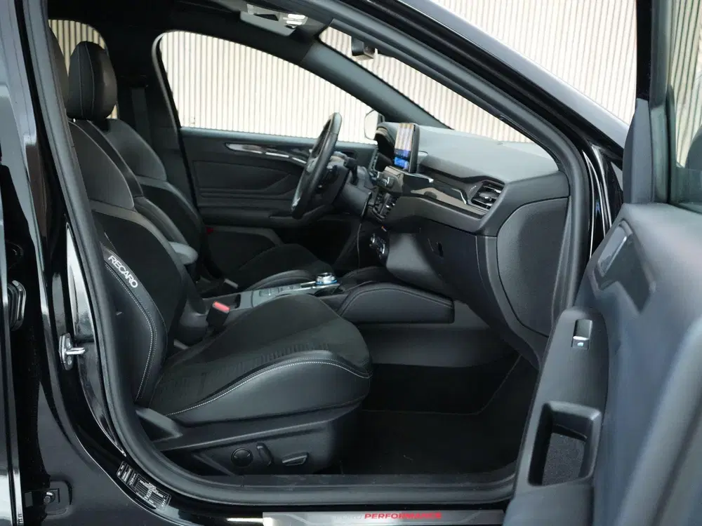 Ford Focus AUTOMAAT 2.3 280pk PERFORMANCE PACK uit 2022, foto 4