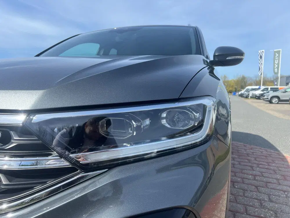 Volkswagen T-Roc 1.5 TSI R-Line uit 2025, foto 11