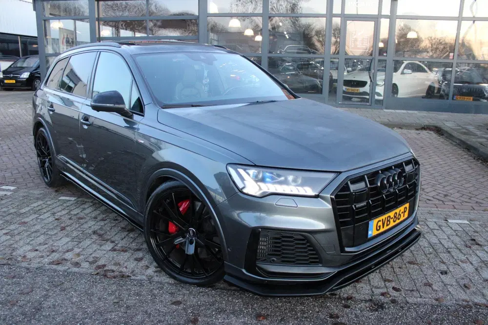 Audi Q7 60 TFSI e Competition uit 2020, foto 4