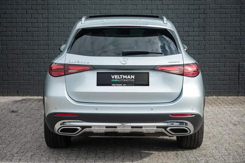 Mercedes-Benz GLC Mercedes GLC-klasse 300e 4MATIC Luxury Lin uit 2023, foto 11