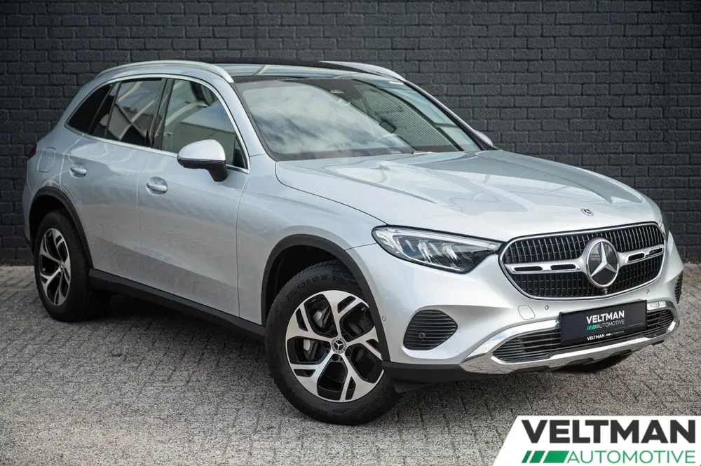 Mercedes-Benz GLC Mercedes GLC-klasse 300e 4MATIC Luxury Lin uit 2023, foto 2