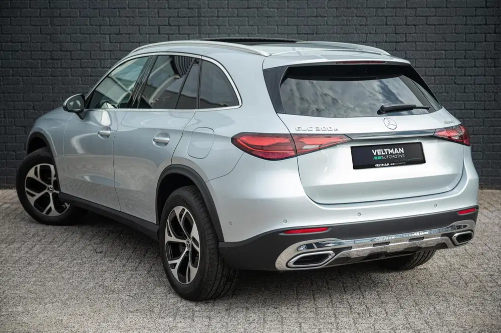 Mercedes-Benz GLC Mercedes GLC-klasse 300e 4MATIC Luxury Lin uit 2023, foto 6