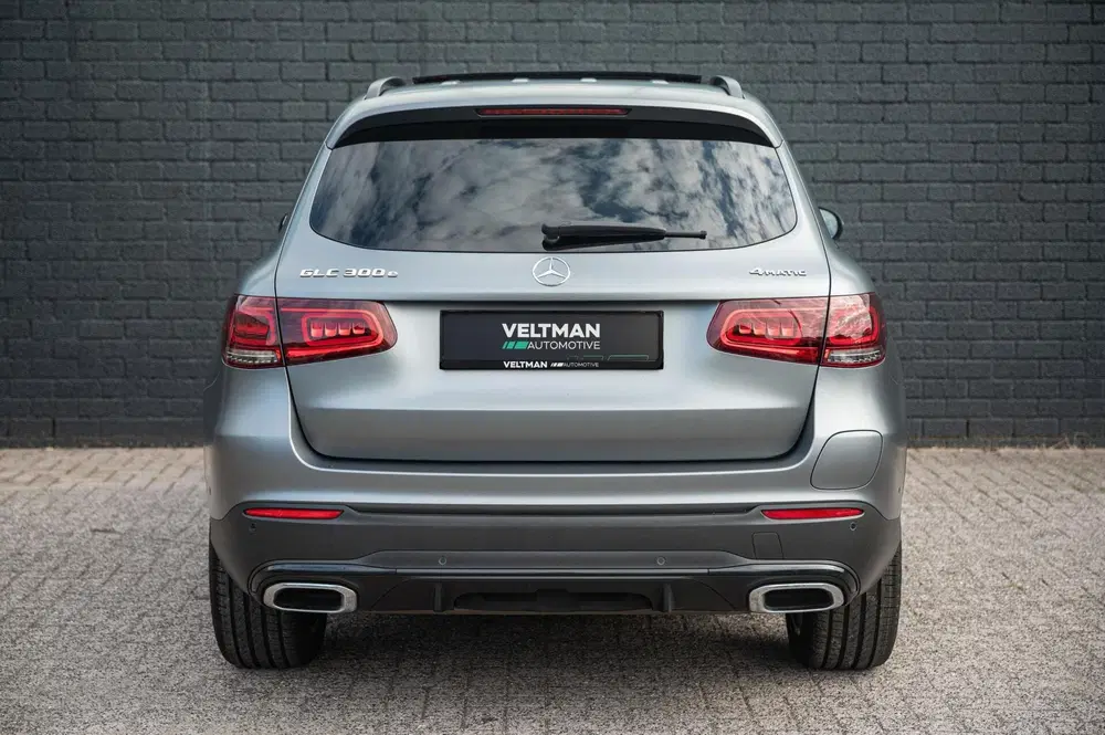 Mercedes-Benz GLC Mercedes GLC-klasse 300e 4MATIC AMG LINE P uit 2021, foto 11