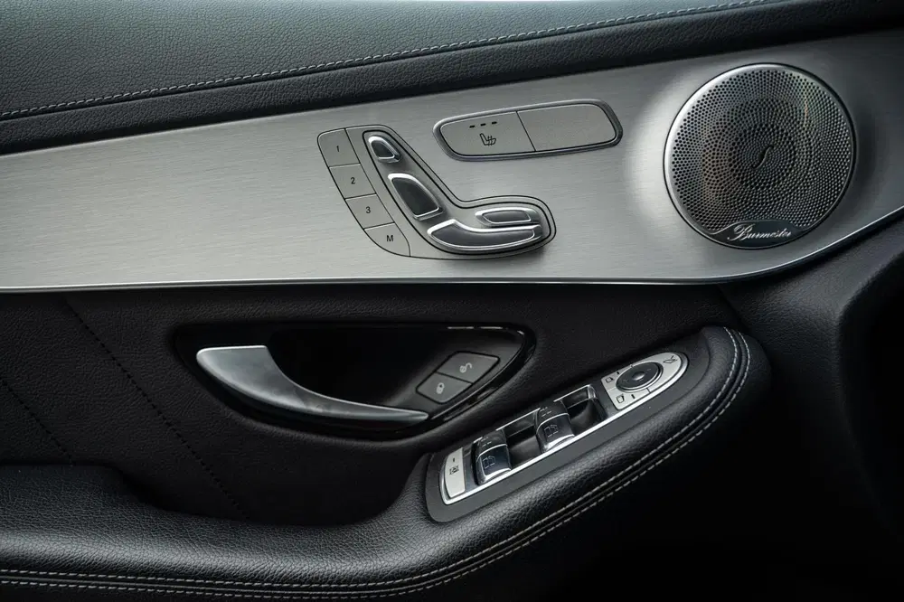 Mercedes-Benz GLC Mercedes GLC-klasse 300e 4MATIC AMG LINE P uit 2021, foto 12