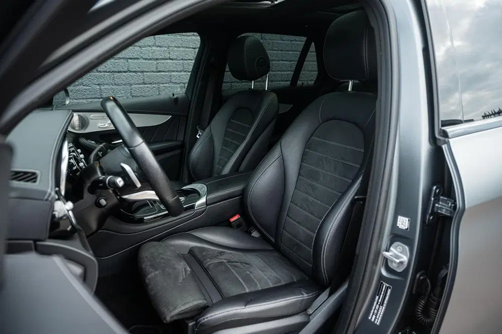 Mercedes-Benz GLC Mercedes GLC-klasse 300e 4MATIC AMG LINE P uit 2021, foto 5