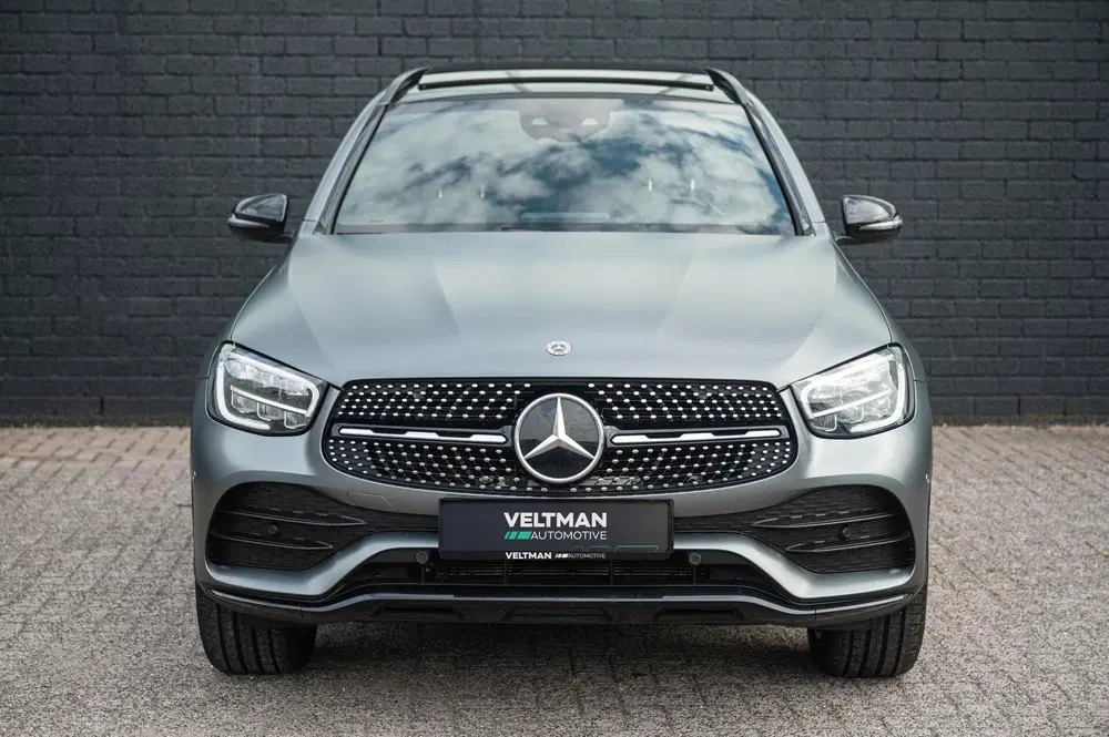Mercedes-Benz GLC Mercedes GLC-klasse 300e 4MATIC AMG LINE P uit 2021, foto 6