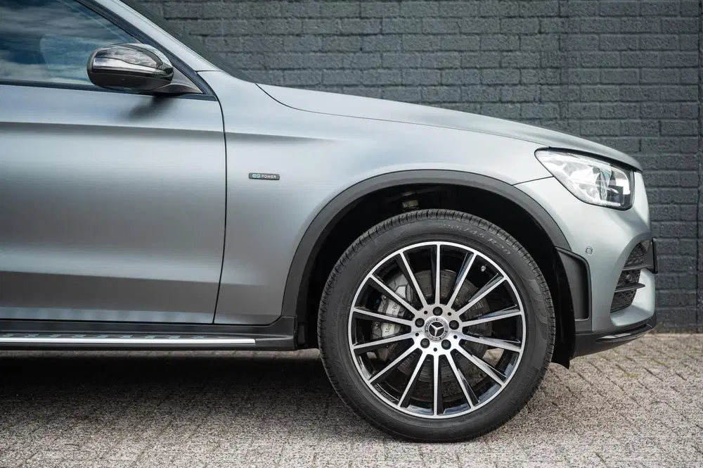 Mercedes-Benz GLC Mercedes GLC-klasse 300e 4MATIC AMG LINE P uit 2021, foto 9