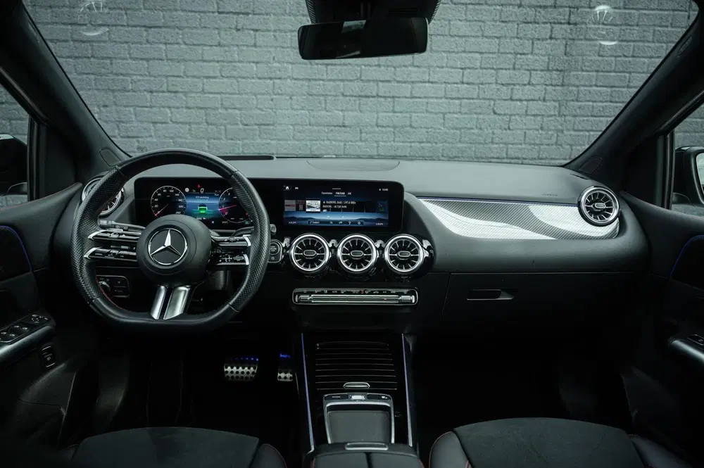 Mercedes-Benz B-Klasse Mercedes B-klasse 180 AMG LINE PANORAMADAK uit 2024, foto 4