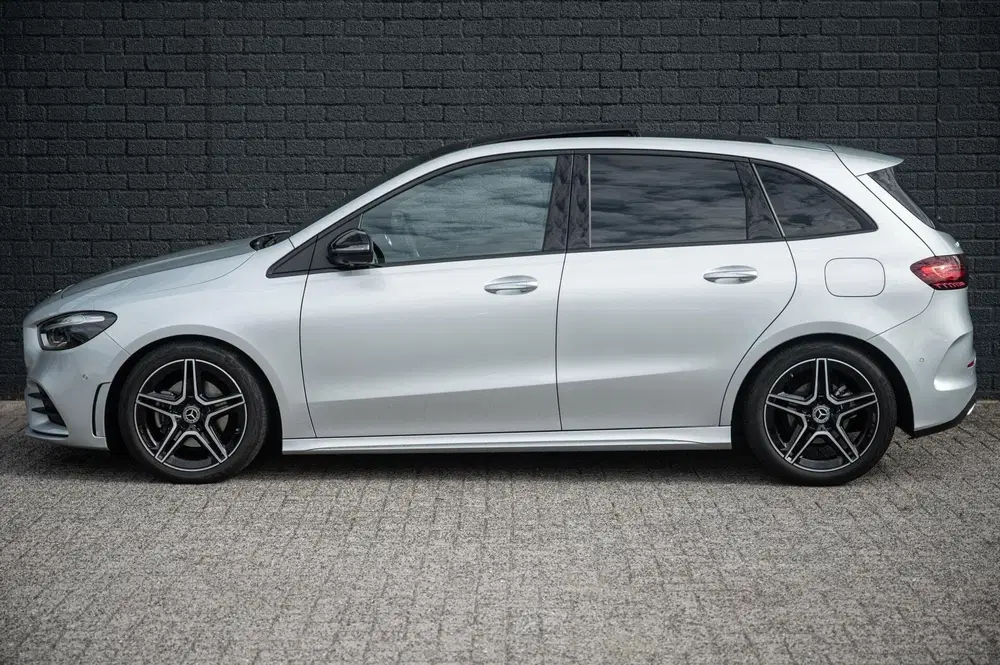Mercedes-Benz B-Klasse Mercedes B-klasse 180 AMG LINE PANORAMADAK uit 2024, foto 6