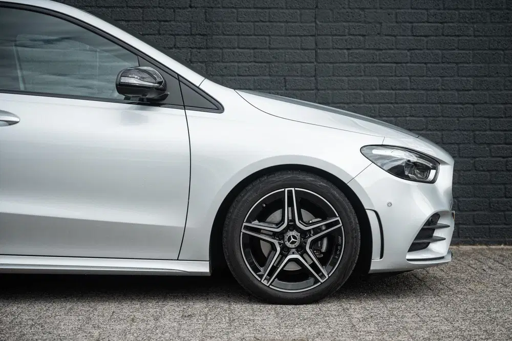Mercedes-Benz B-Klasse Mercedes B-klasse 180 AMG LINE PANORAMADAK uit 2024, foto 8