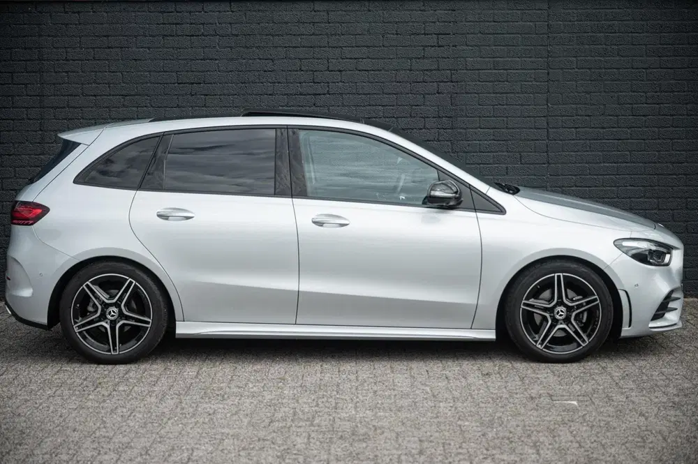 Mercedes-Benz B-Klasse Mercedes B-klasse 180 AMG LINE PANORAMADAK uit 2024, foto 9