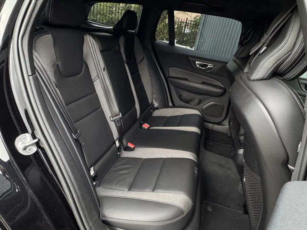 Volvo V60 2.0 B4 R-Design Trekhaak uit 2022, foto 6