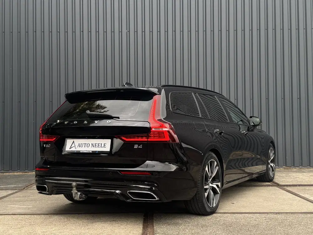 Volvo V60 2.0 B4 R-Design Trekhaak uit 2022, foto 7