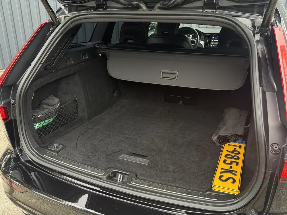 Volvo V60 2.0 B4 R-Design Trekhaak uit 2022, foto 8