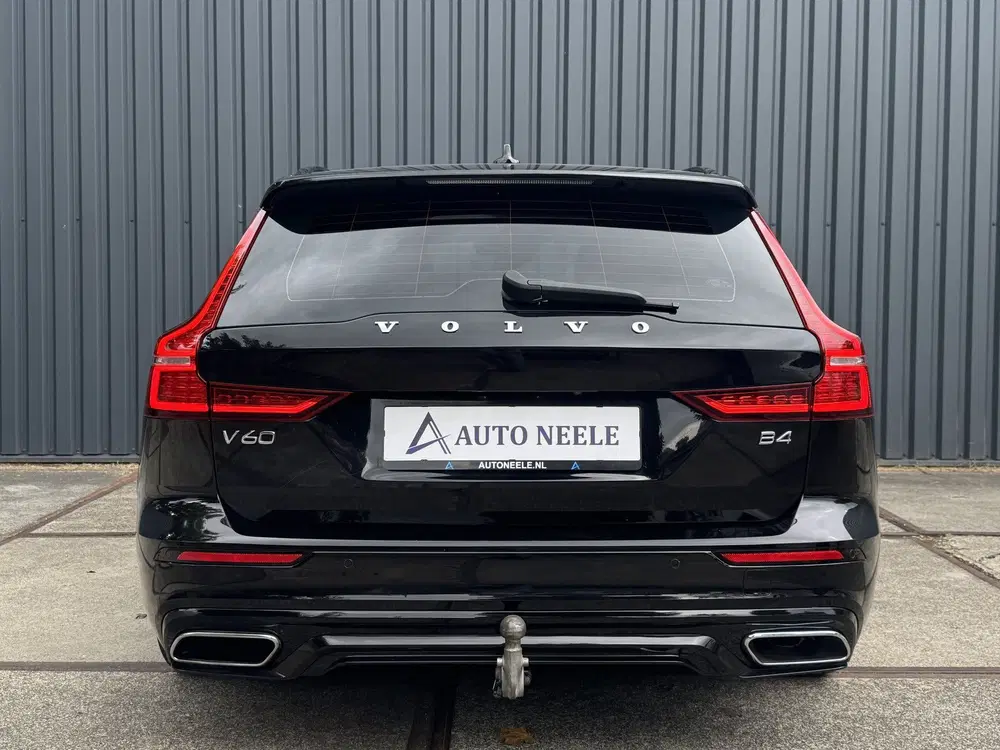 Volvo V60 2.0 B4 R-Design Trekhaak uit 2022, foto 9