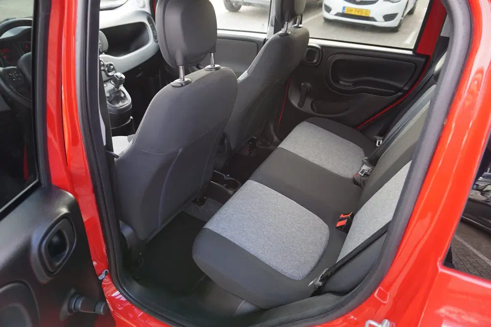Fiat Panda 1.2 Lounge uit 2020, foto 11