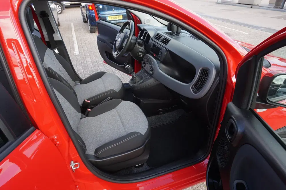 Fiat Panda 1.2 Lounge uit 2020, foto 12