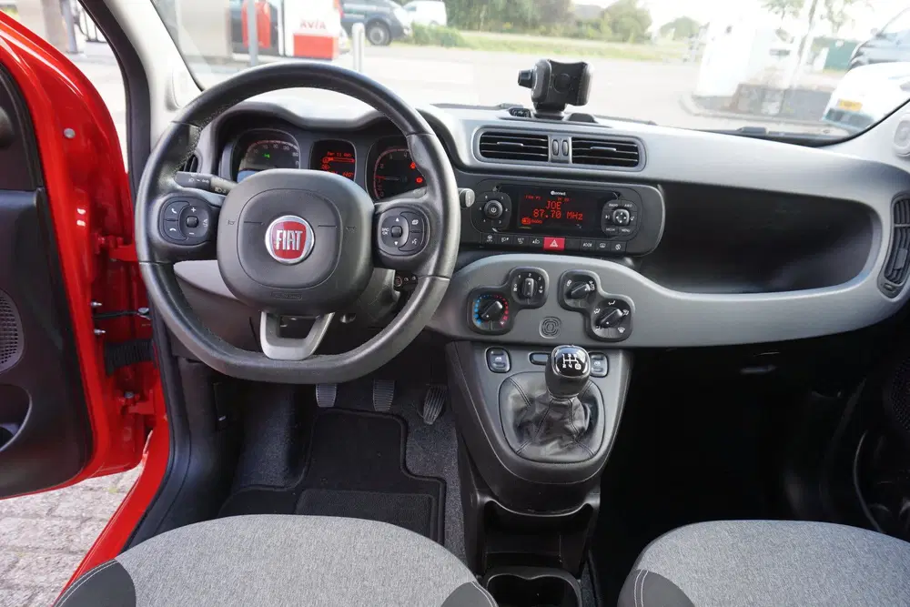 Fiat Panda 1.2 Lounge uit 2020, foto 15